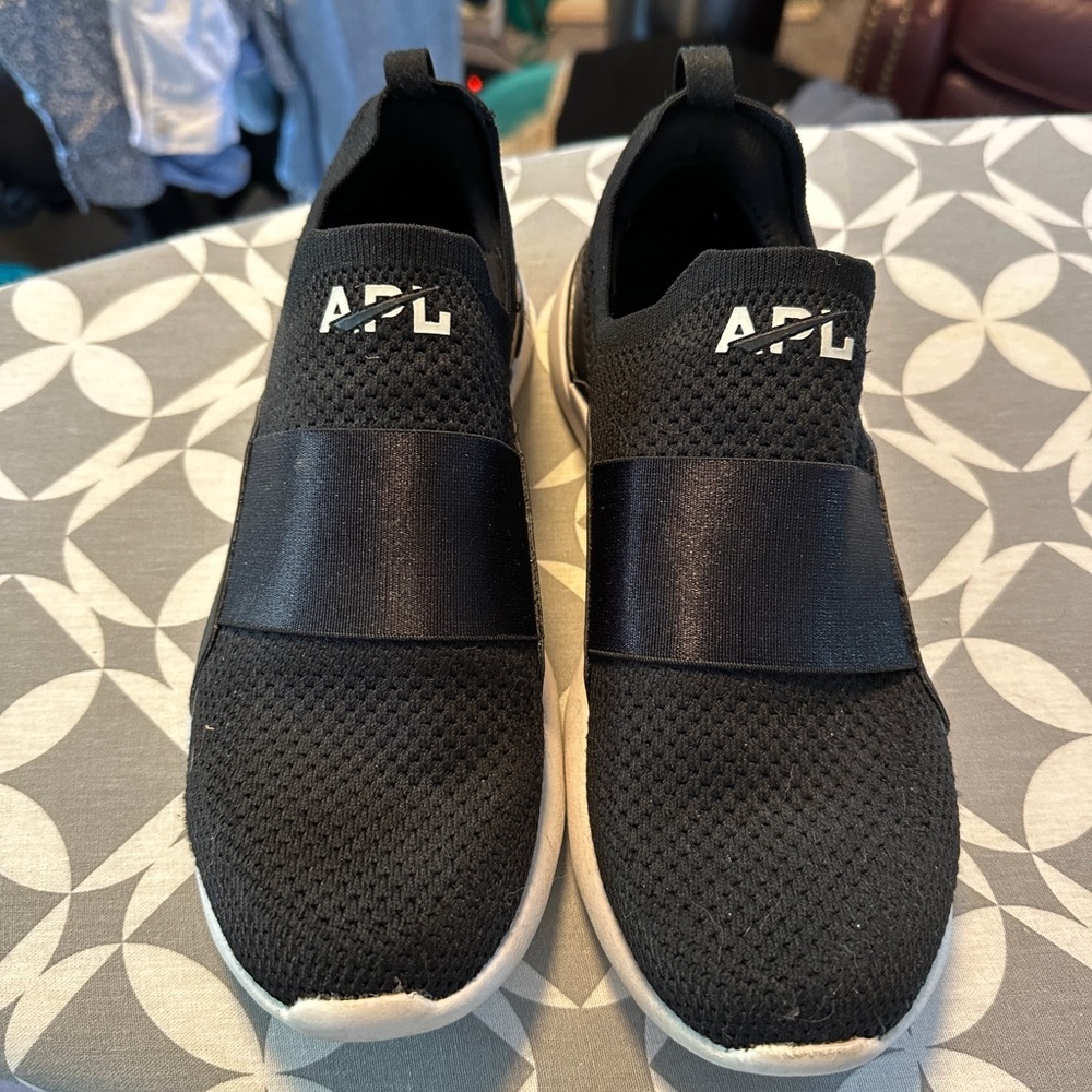 APL tech loom bliss knit running shoe